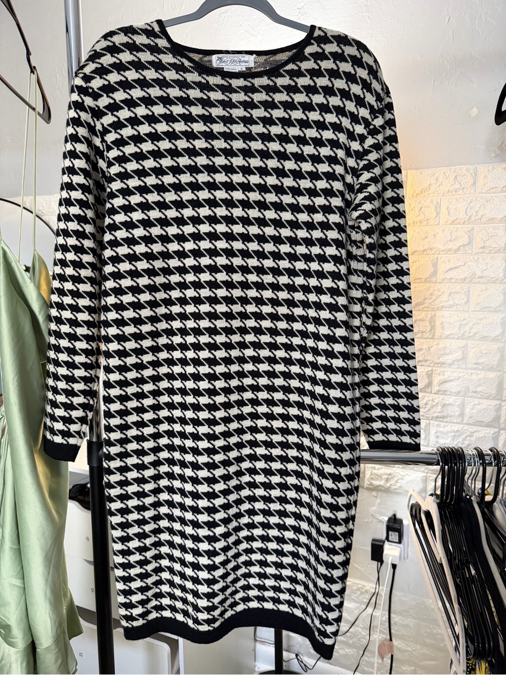 Vintage Saks Fifth Avenue Black and White Houndstooth Long Sleeve Knit Dress 6